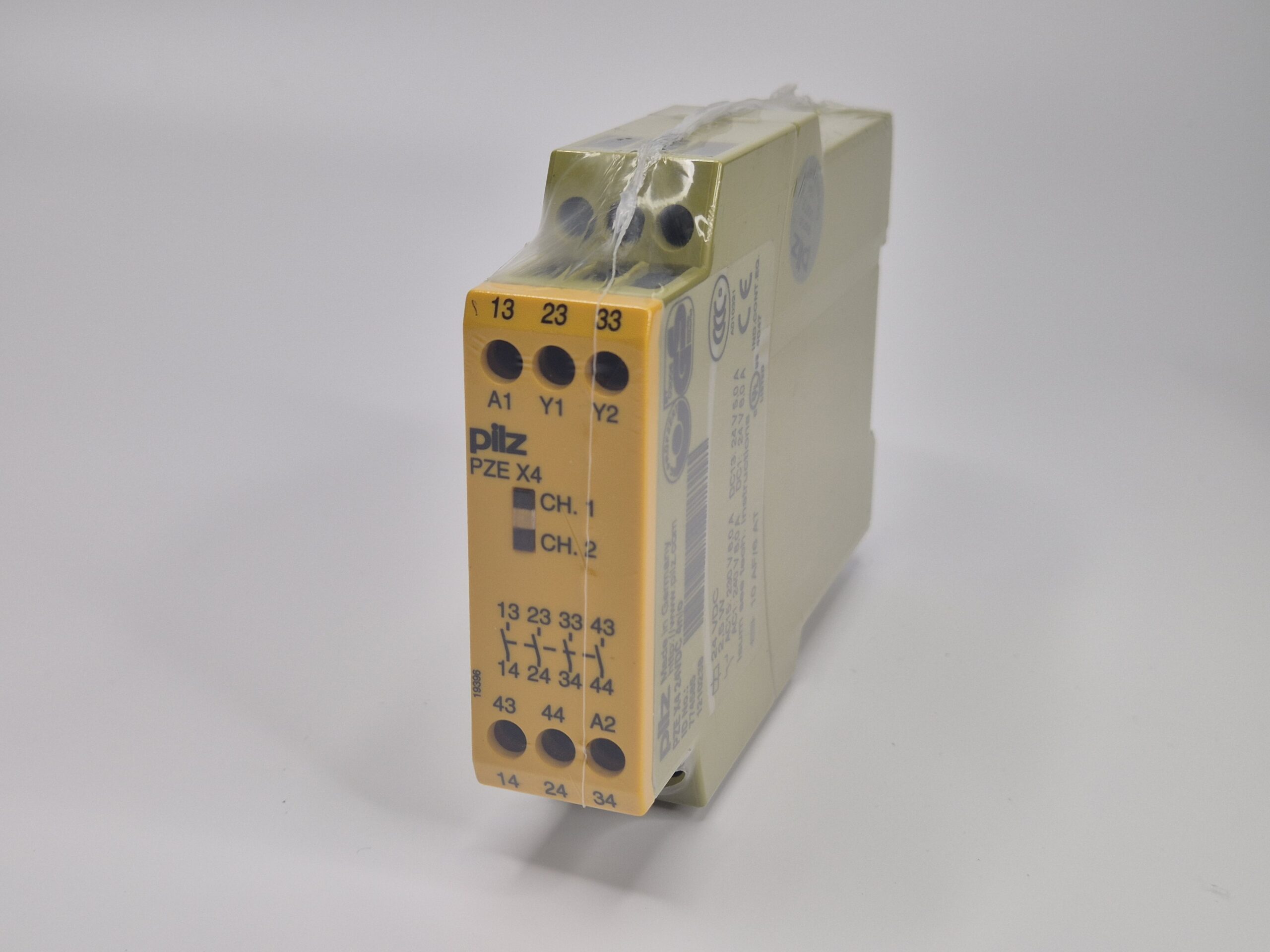 Блок расширения контактов Pilz 774585 PZE X4 24VDC 4n/o